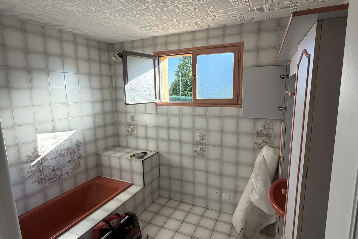 Avant - Rénovation complète d’une salle de bains à Orgères