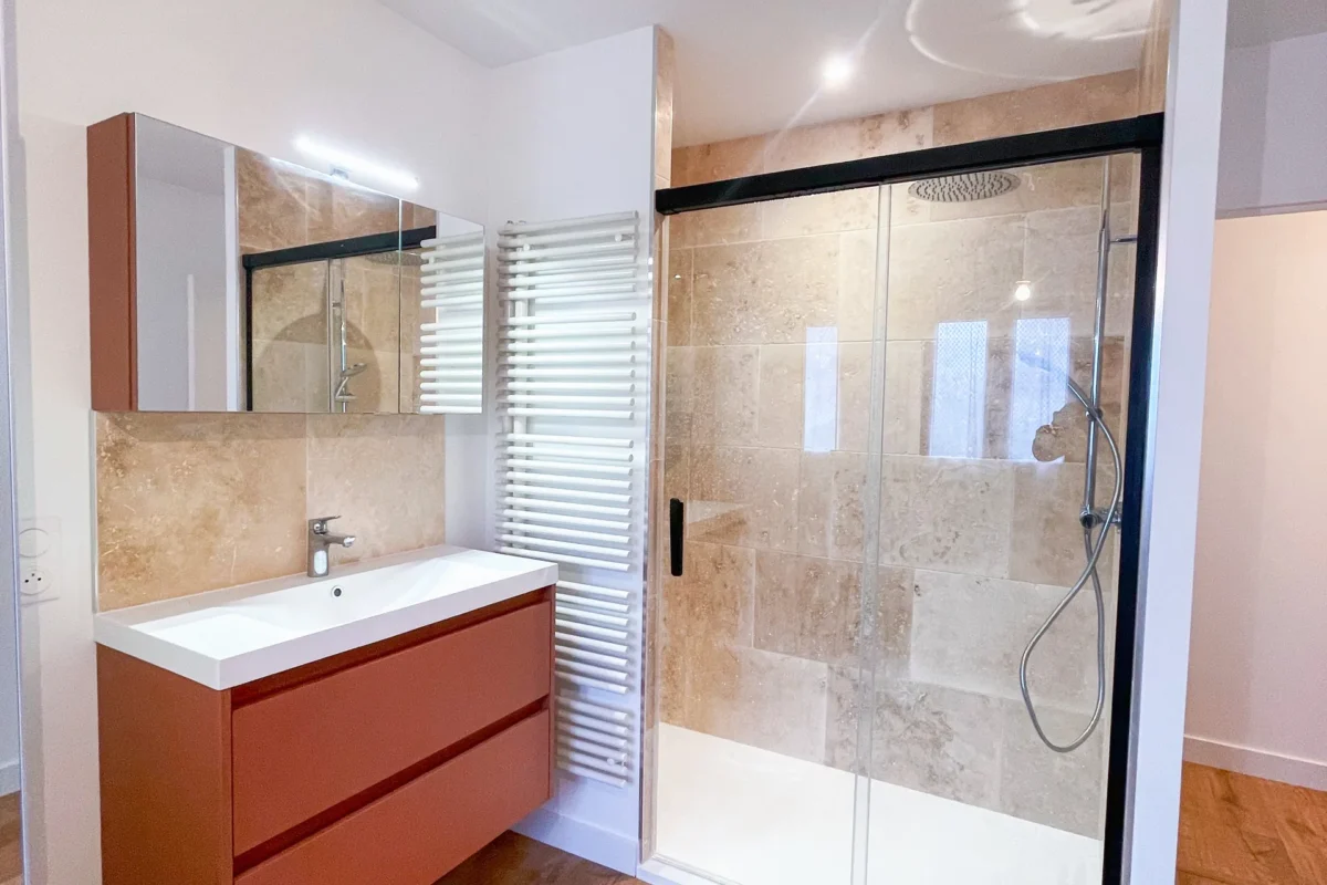 Après - Transformation complète de la salle d&rsquo;eau