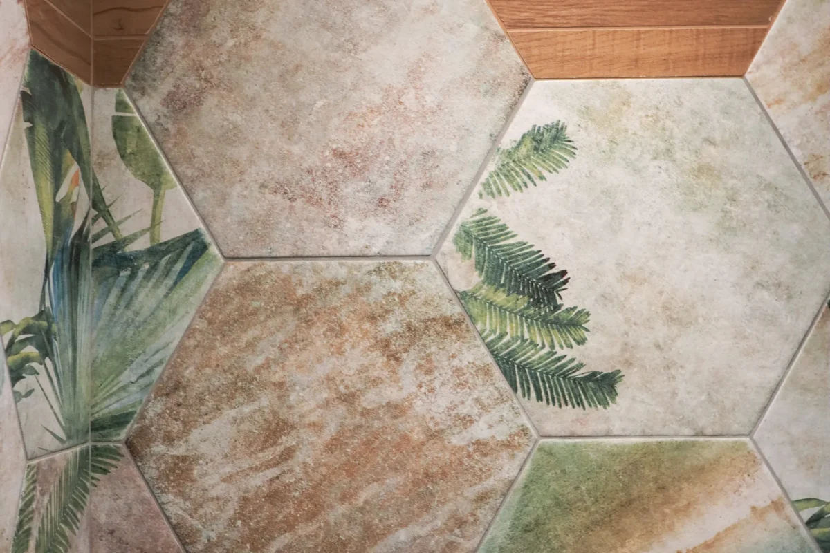 Après - Rénovation salle d&rsquo;eau contemporaine aux accents naturels