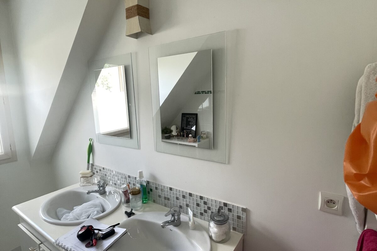 Avant - Rénovation salle de bain / transformation baignoire en douche a l’italienne