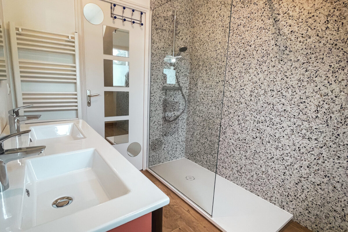 Après - Rénovation salle de bain / transformation baignoire en douche a l’italienne