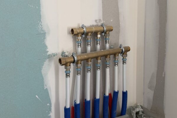 Création des installations sanitaires de deux maisons individuelles